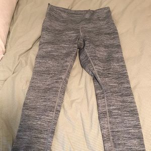 Lululemon size 8 crop leggings